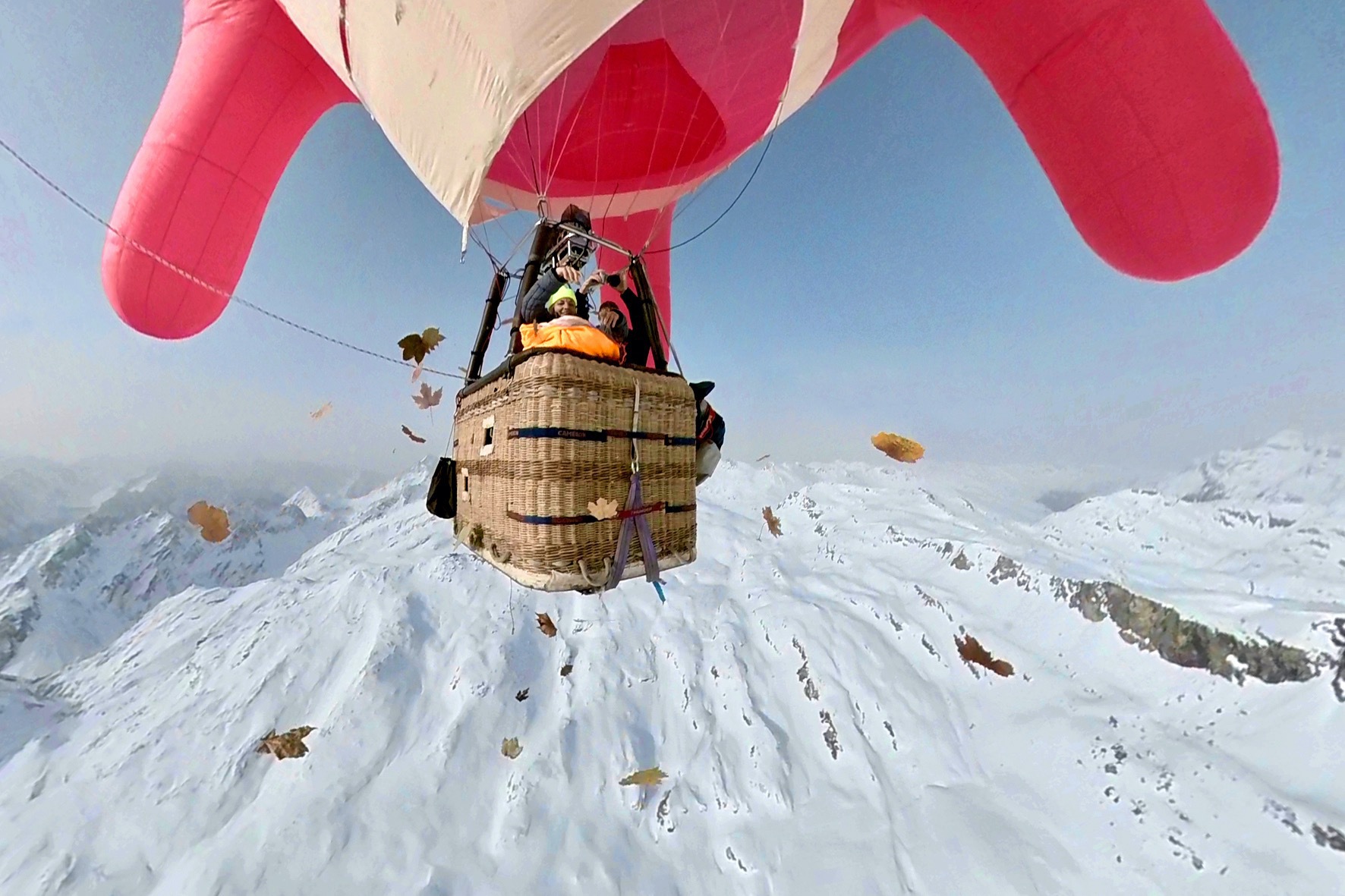 22 flyingudder RITUAL FUER DIE ERDE 2022 Alpenueberquerung Photos Elmar Bertsch 4